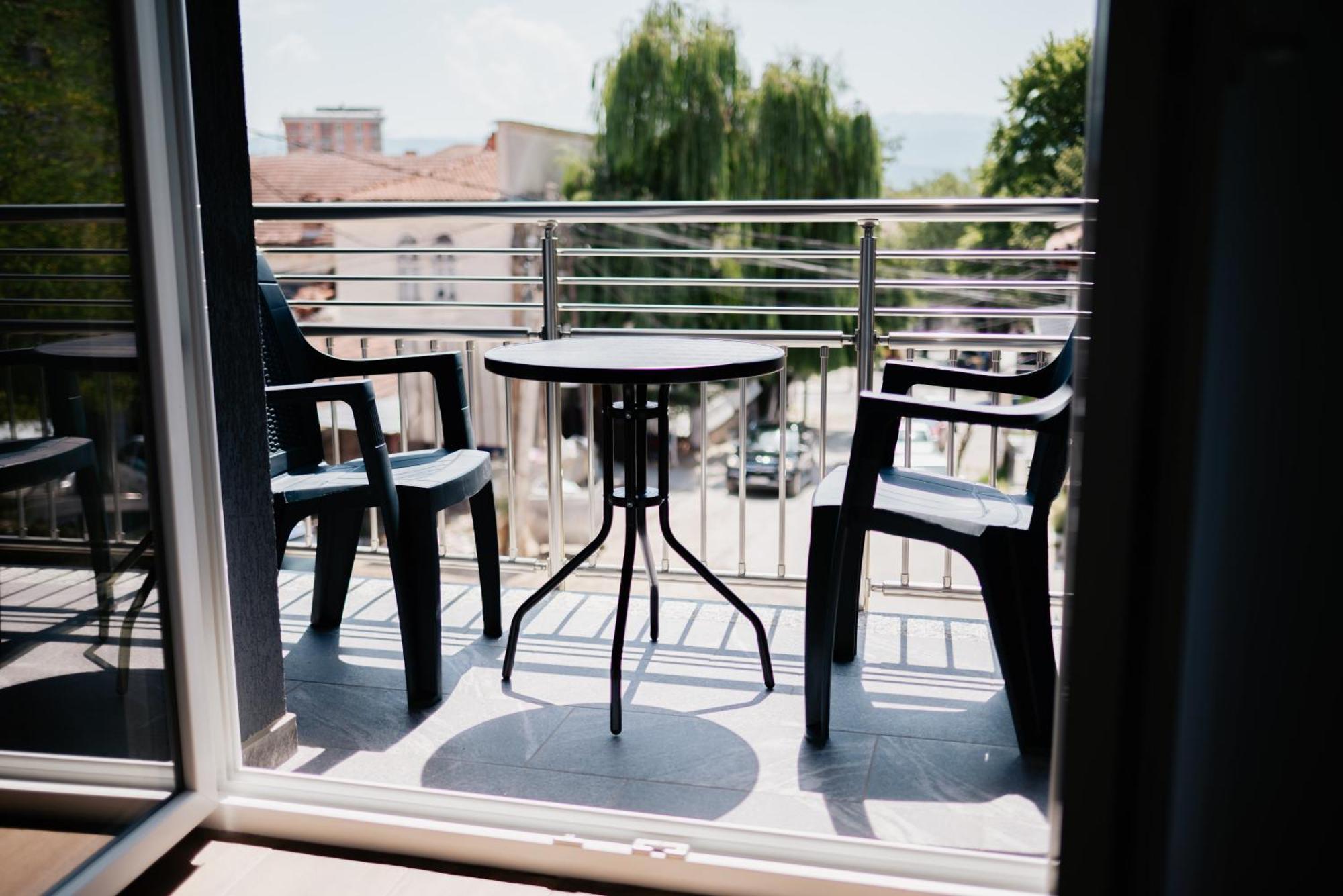 Froa Luxury Apartment Debar Exterior photo